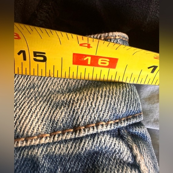 Kancan size 15/31 NWT high rise slim straight distressed light wash denim jean. - Picture 9 of 14